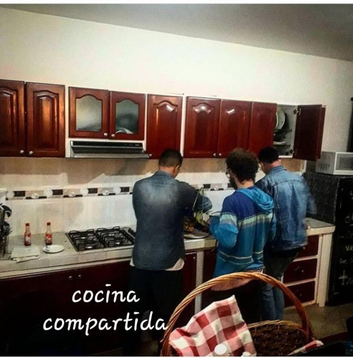 Family Host Hostel Villa de Leyva Bagian luar foto