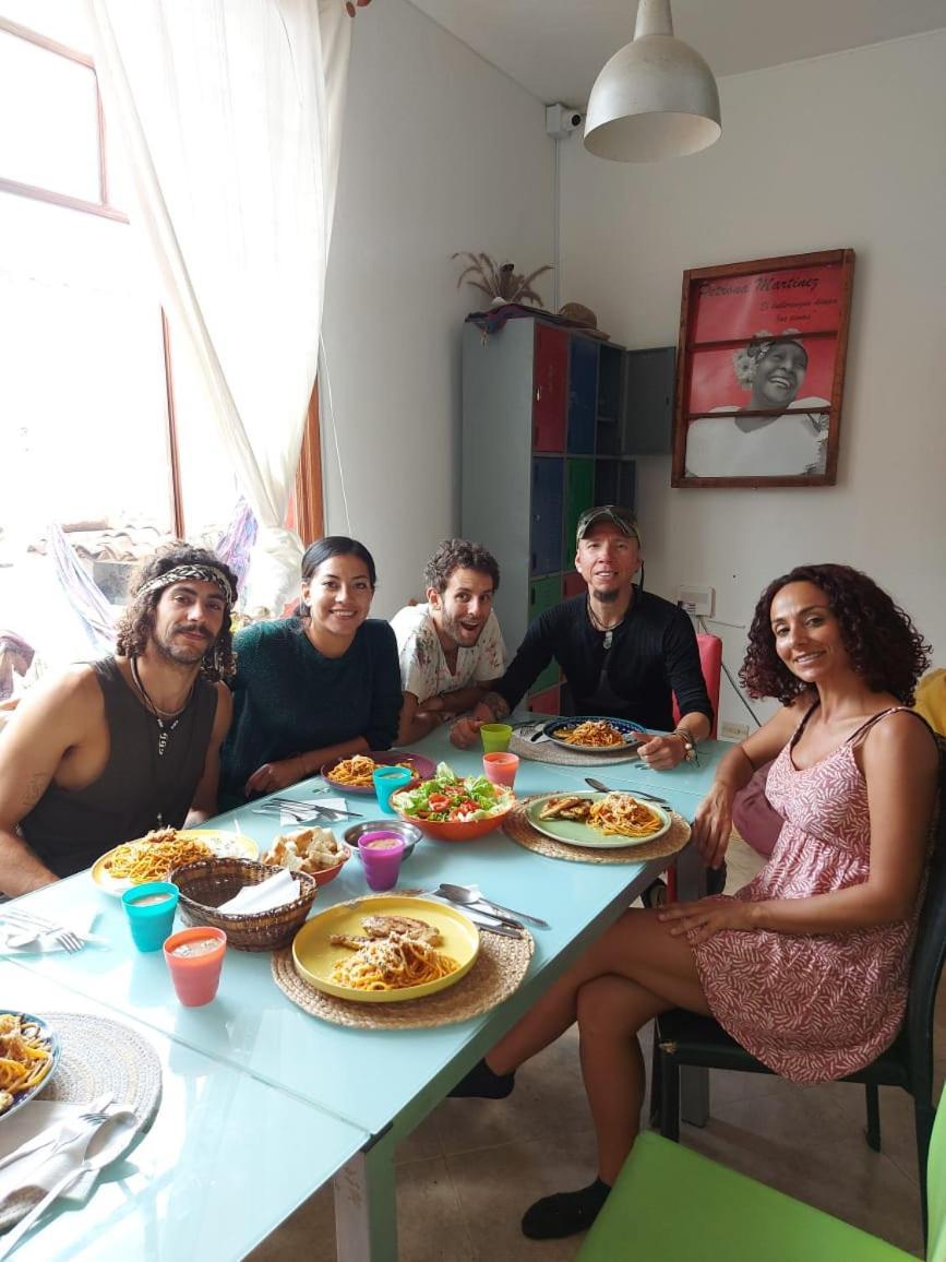 Family Host Hostel Villa de Leyva Bagian luar foto